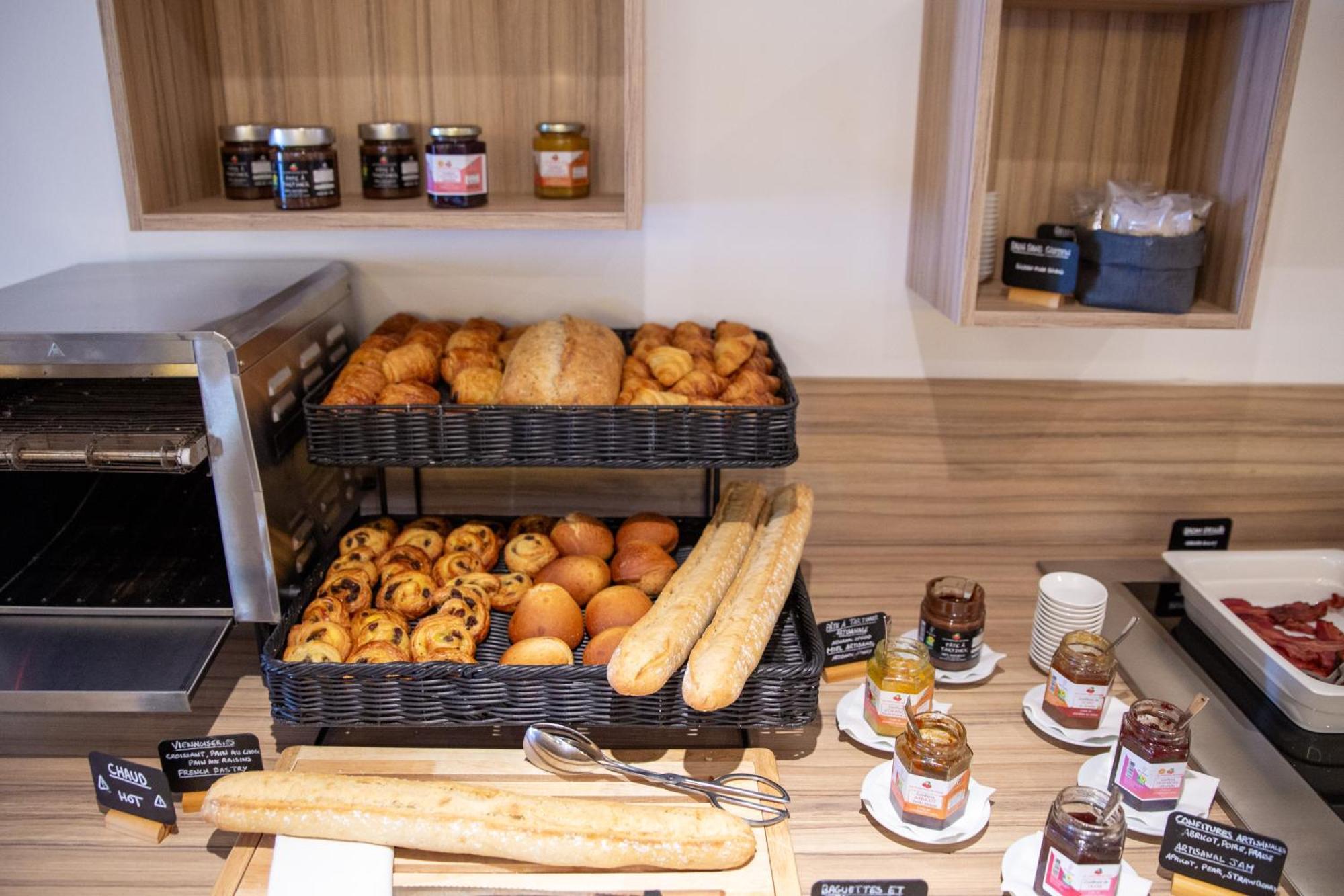 Zenitude Hotel La Valadiere, Ascend Hotel Collection Juvignac Εξωτερικό φωτογραφία