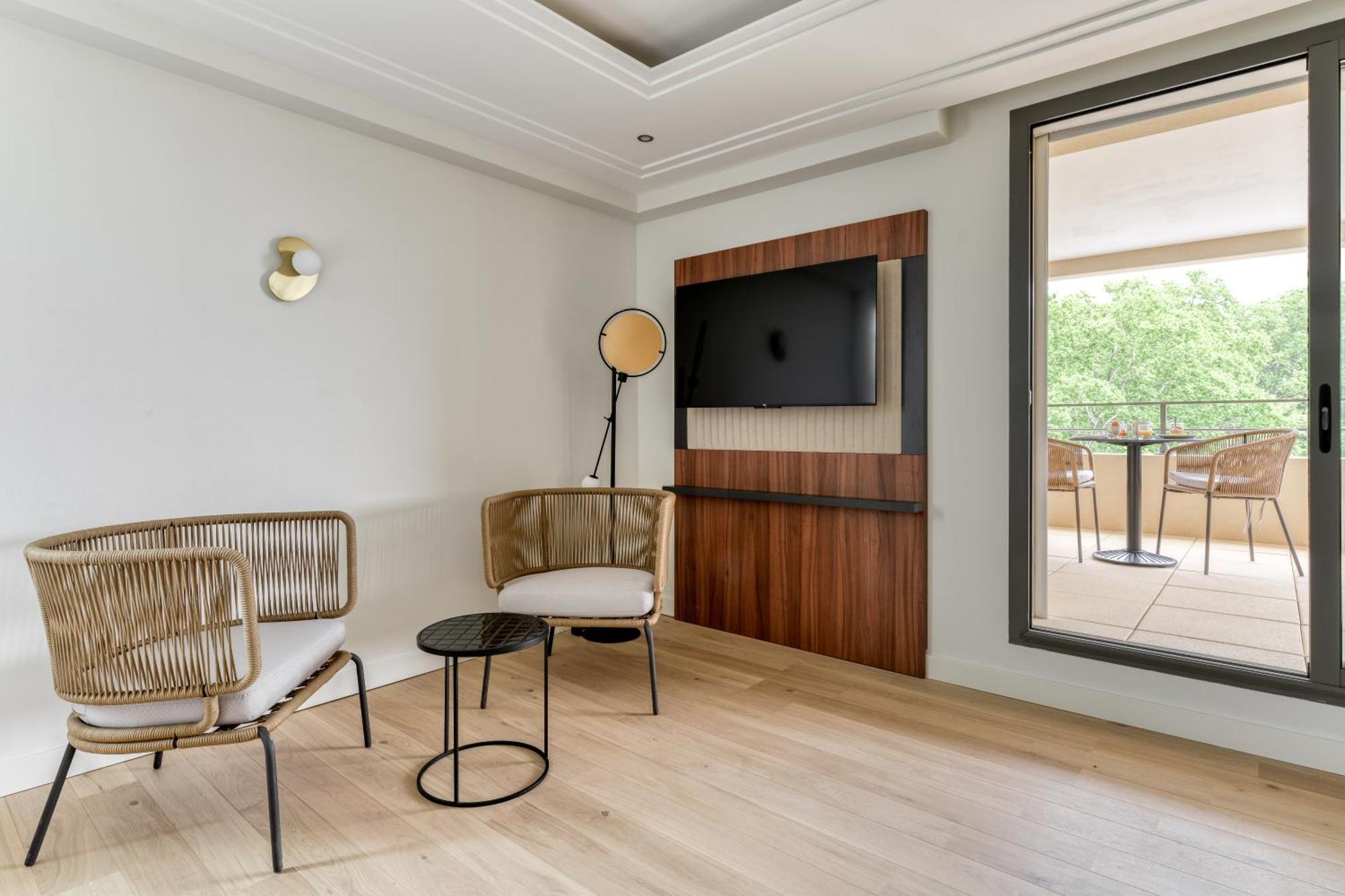 Zenitude Hotel La Valadiere, Ascend Hotel Collection Juvignac Εξωτερικό φωτογραφία
