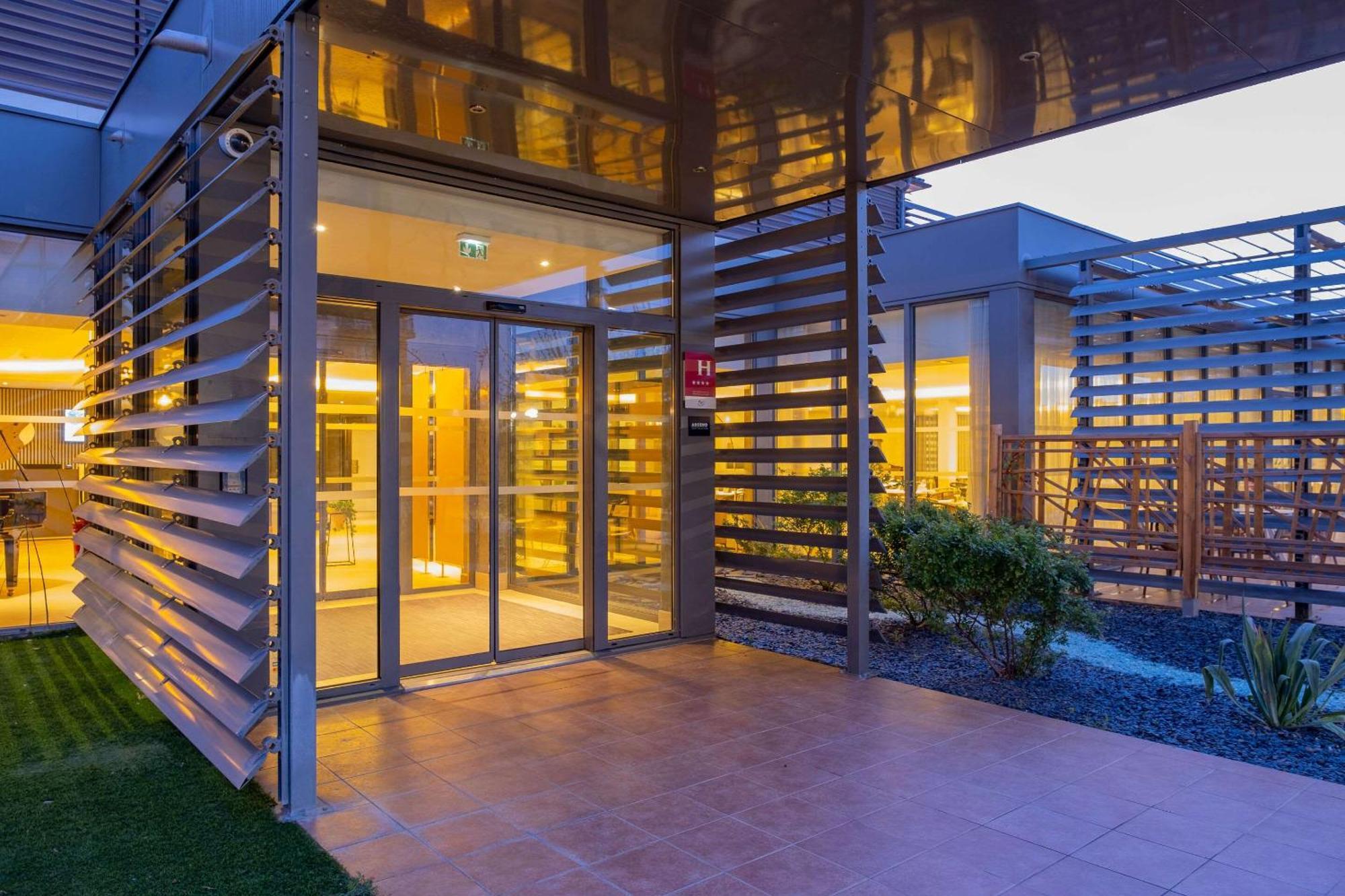 Zenitude Hotel La Valadiere, Ascend Hotel Collection Juvignac Εξωτερικό φωτογραφία
