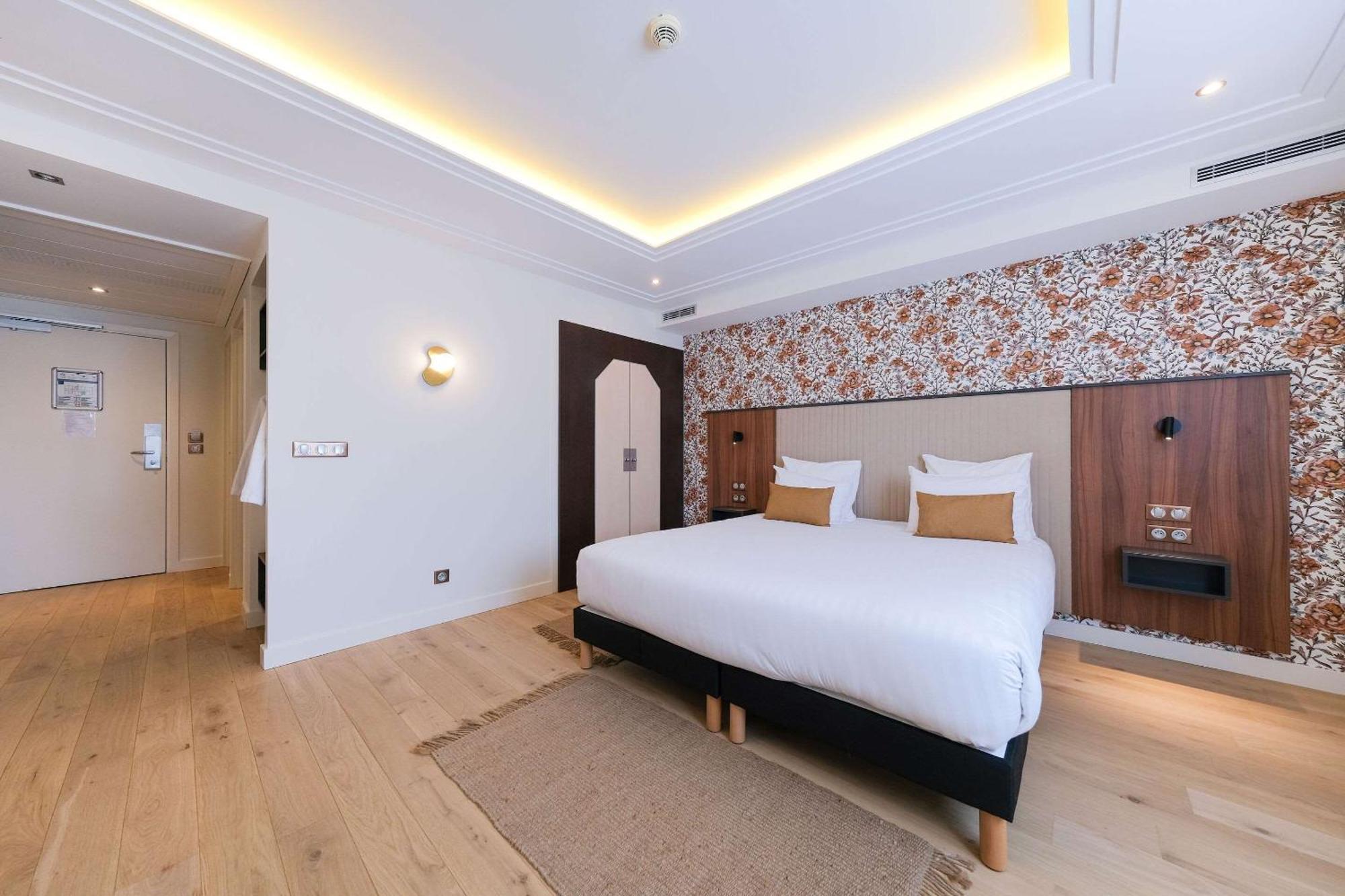Zenitude Hotel La Valadiere, Ascend Hotel Collection Juvignac Εξωτερικό φωτογραφία